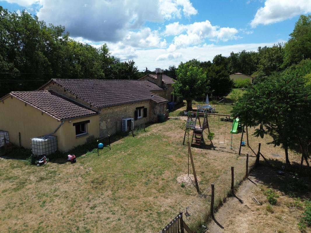 Maison en pierre sur les hauteurs - photo 3