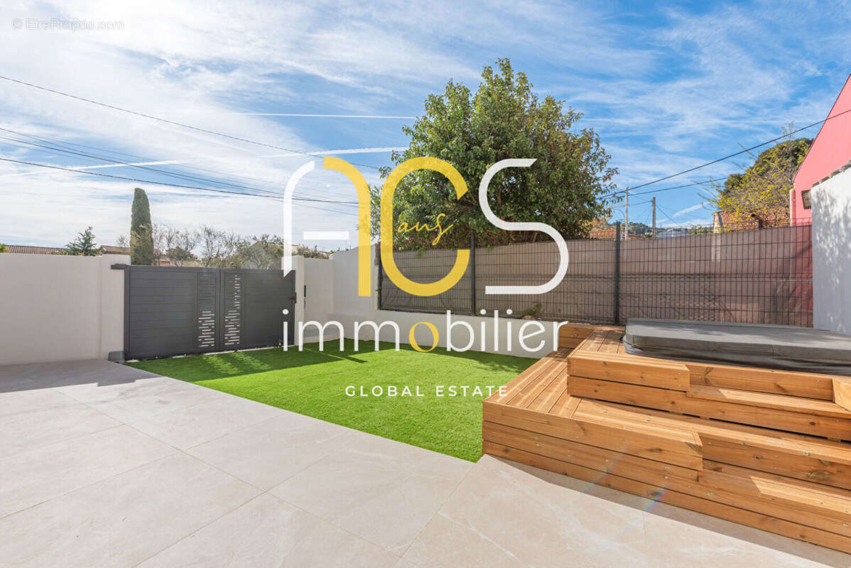 Maison à CHATEAUNEUF-LES-MARTIGUES