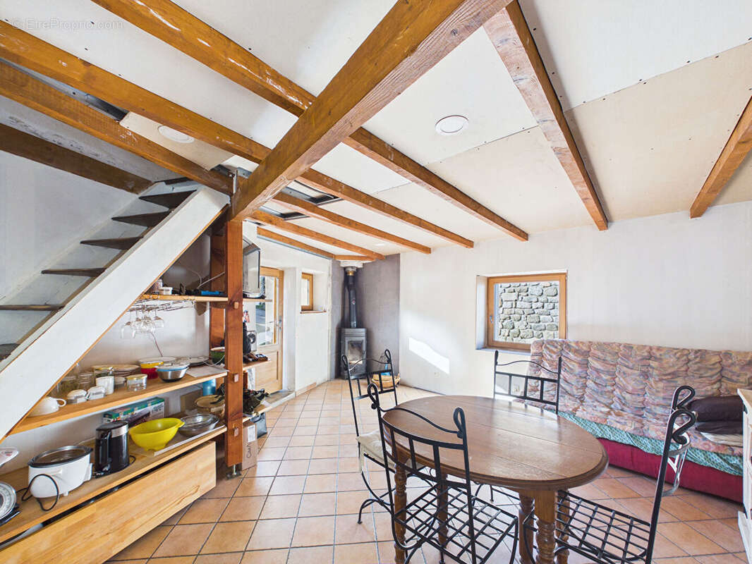 Maison à SAINT-BASILE