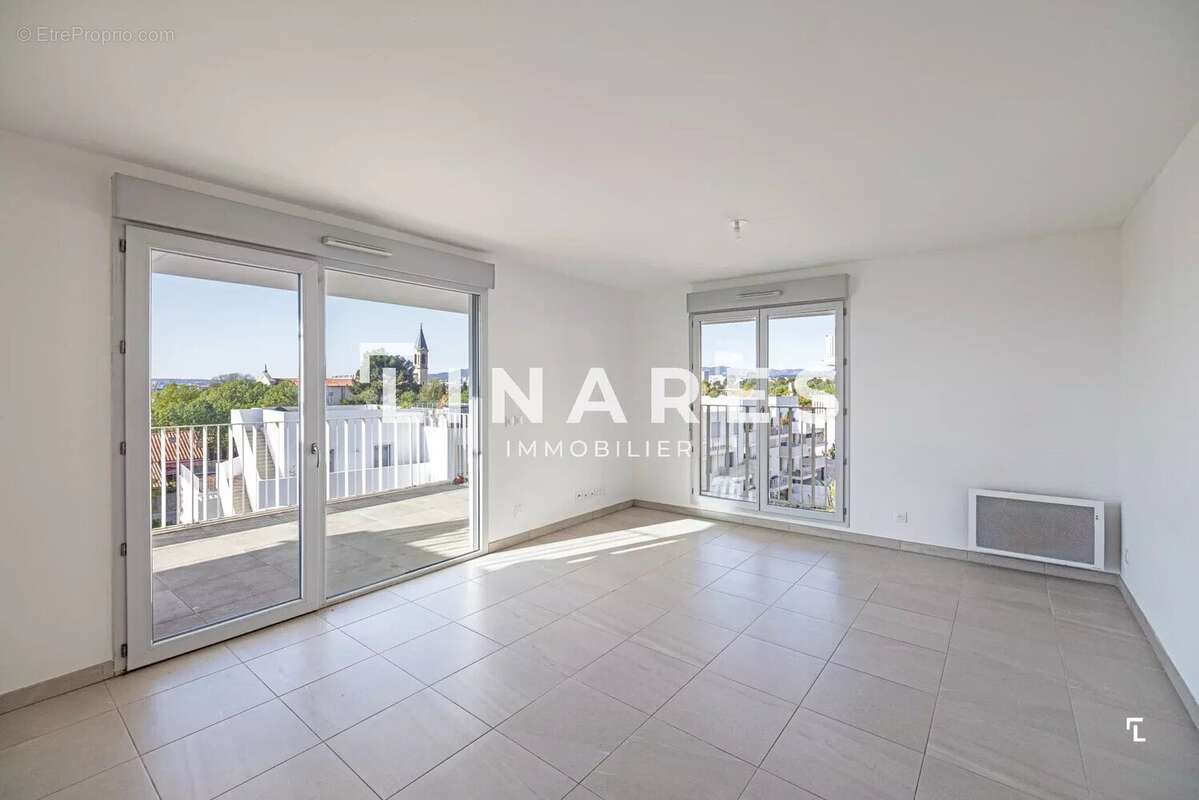 Appartement à MARSEILLE-9E