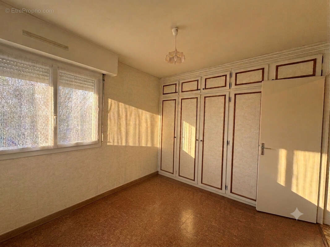 Appartement vannes 4 pièce(s) 68.52 m2 entre gare et centre ville garge + cave - photo 9