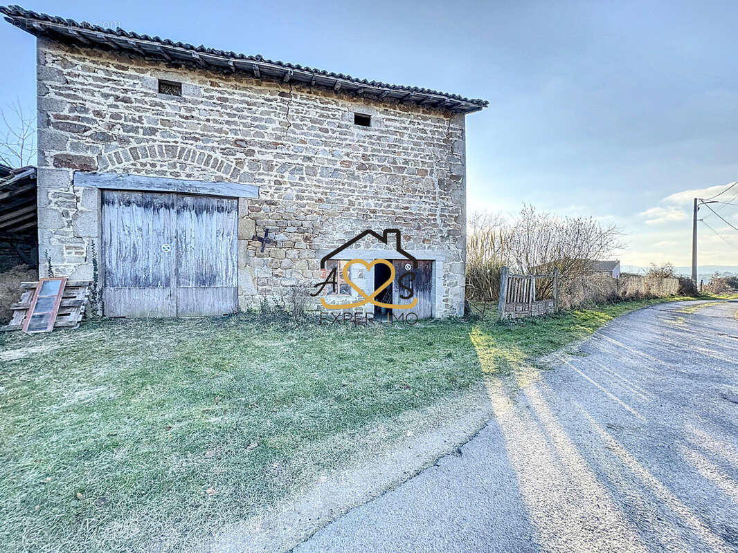 Grange à rénover avec terrain à Domaizee - photo 3