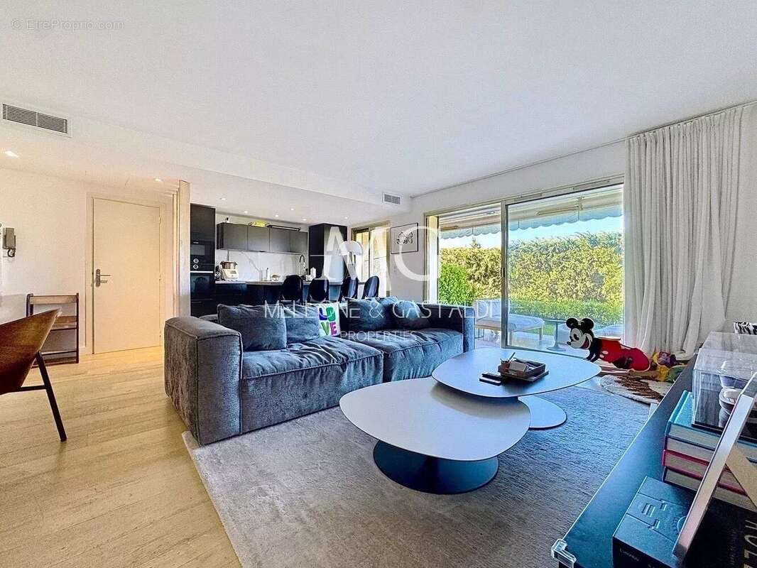 Appartement à LE CANNET