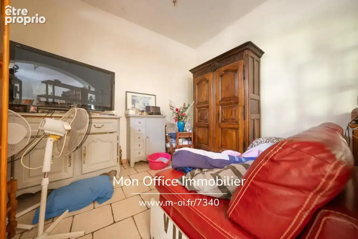 Référence : 7340-MCO - Exclusivité — Immeuble de rapport composé de 4 appartements et une  maison , avec jardin extérieur et sta - photo 16