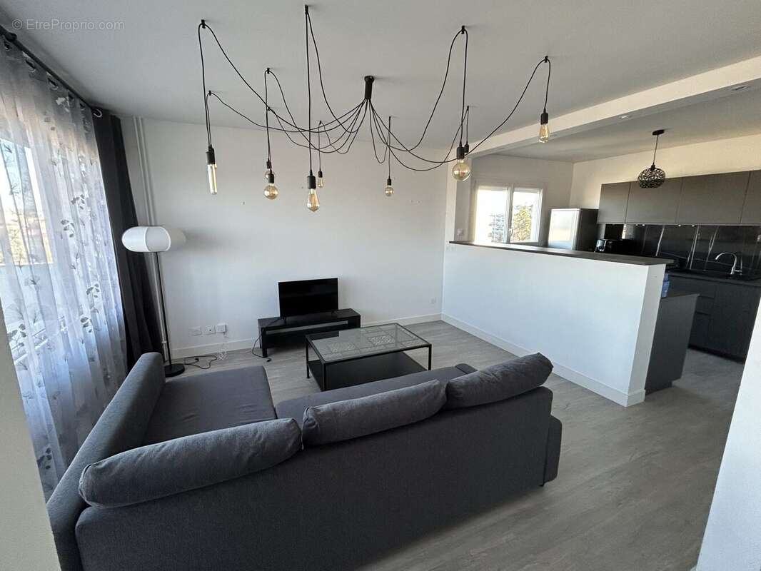Appartement à SAINT-ETIENNE