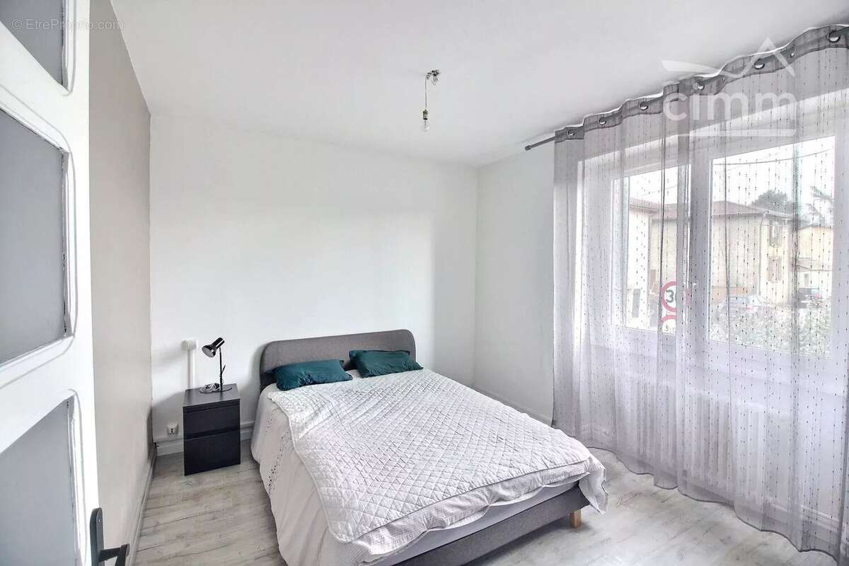 Maison à SAINT-JEAN-DE-BOURNAY