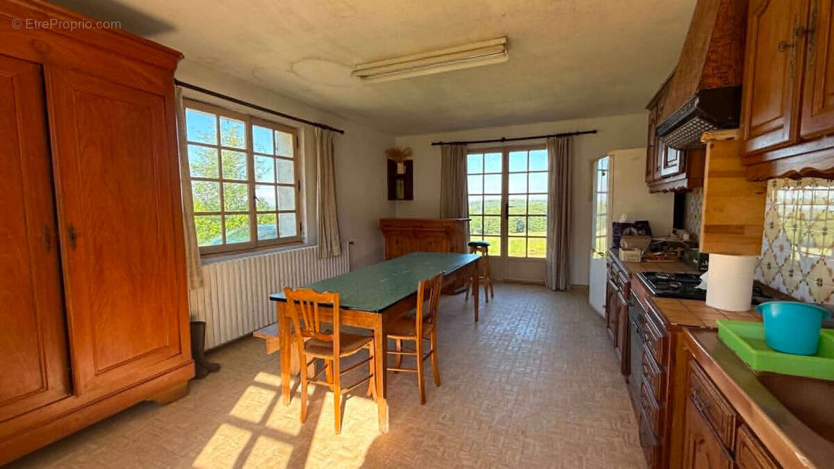 Maison à NUILLE-LE-JALAIS