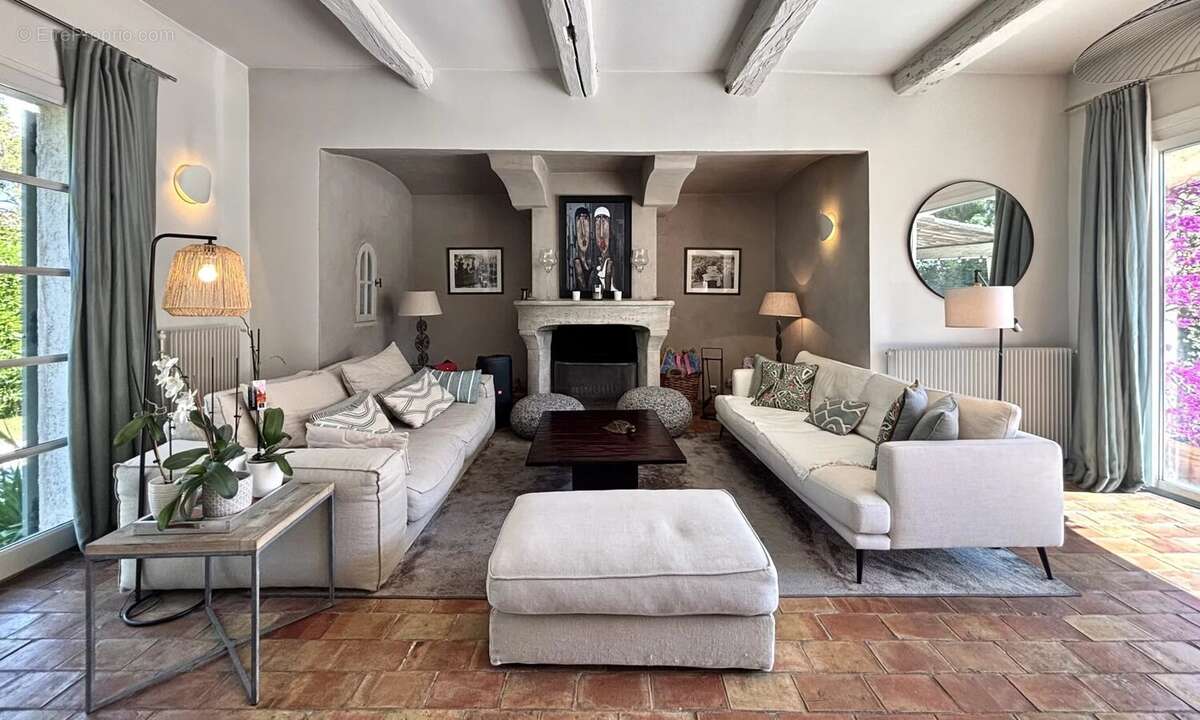 Maison à MANDELIEU-LA-NAPOULE