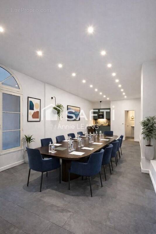 Photo 1 - Commerce à PARIS-9E