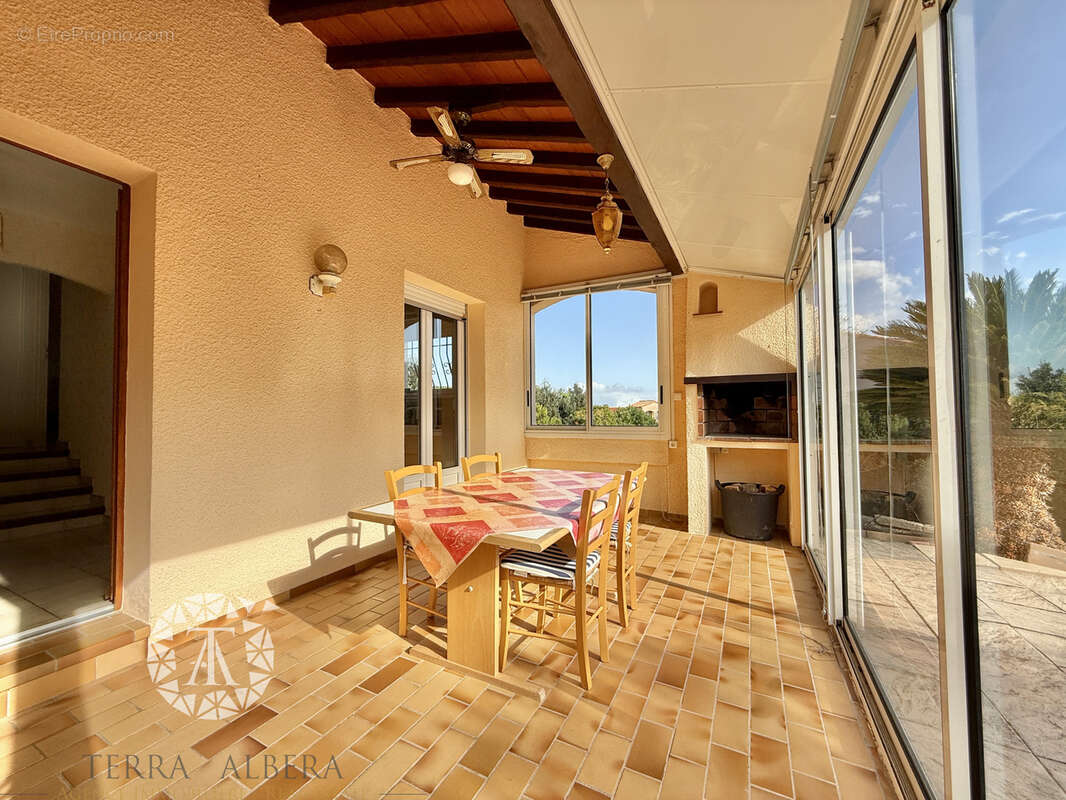 Maison à LAROQUE-DES-ALBERES