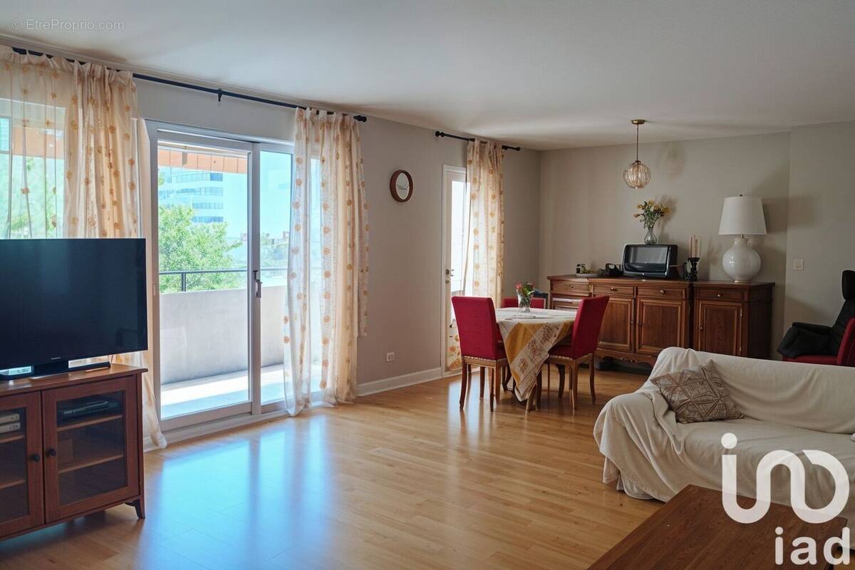 Photo 1 - Appartement à VILLEURBANNE