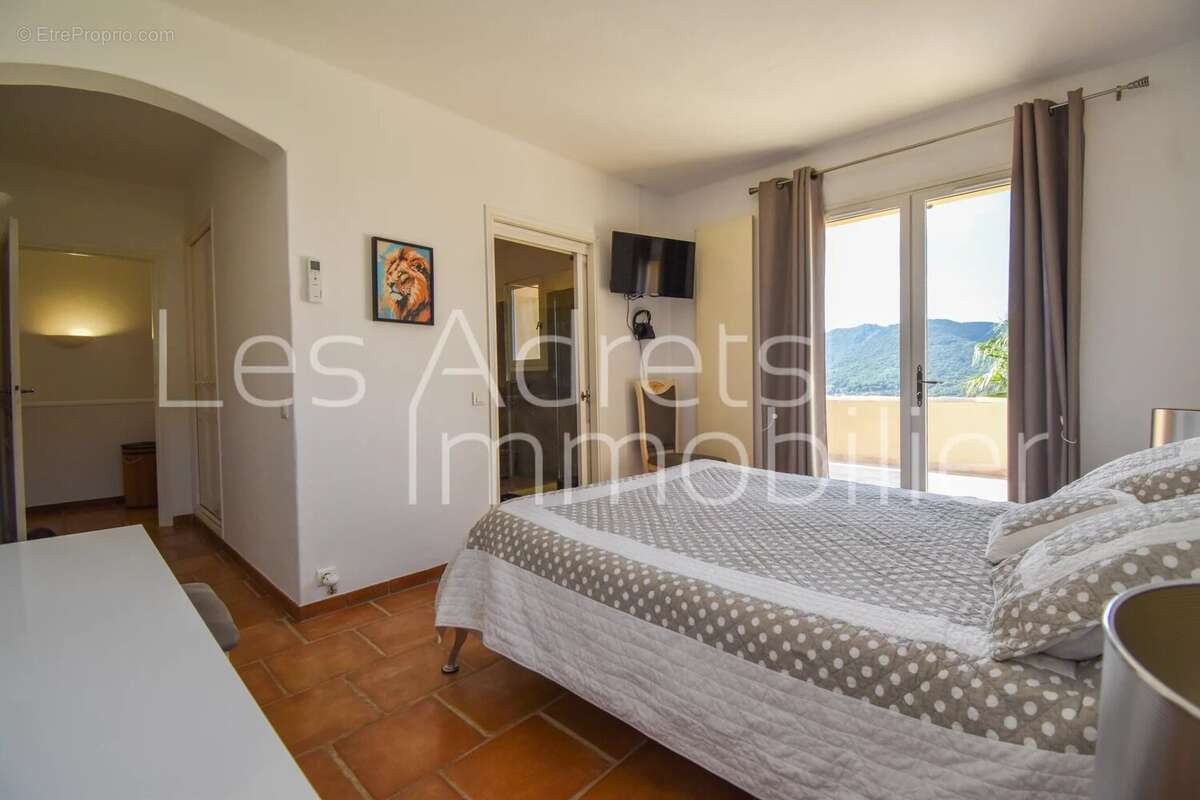 Maison à LES ADRETS-DE-L&#039;ESTEREL