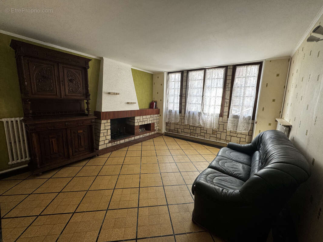 Maison à OUZOUER-SUR-TREZEE