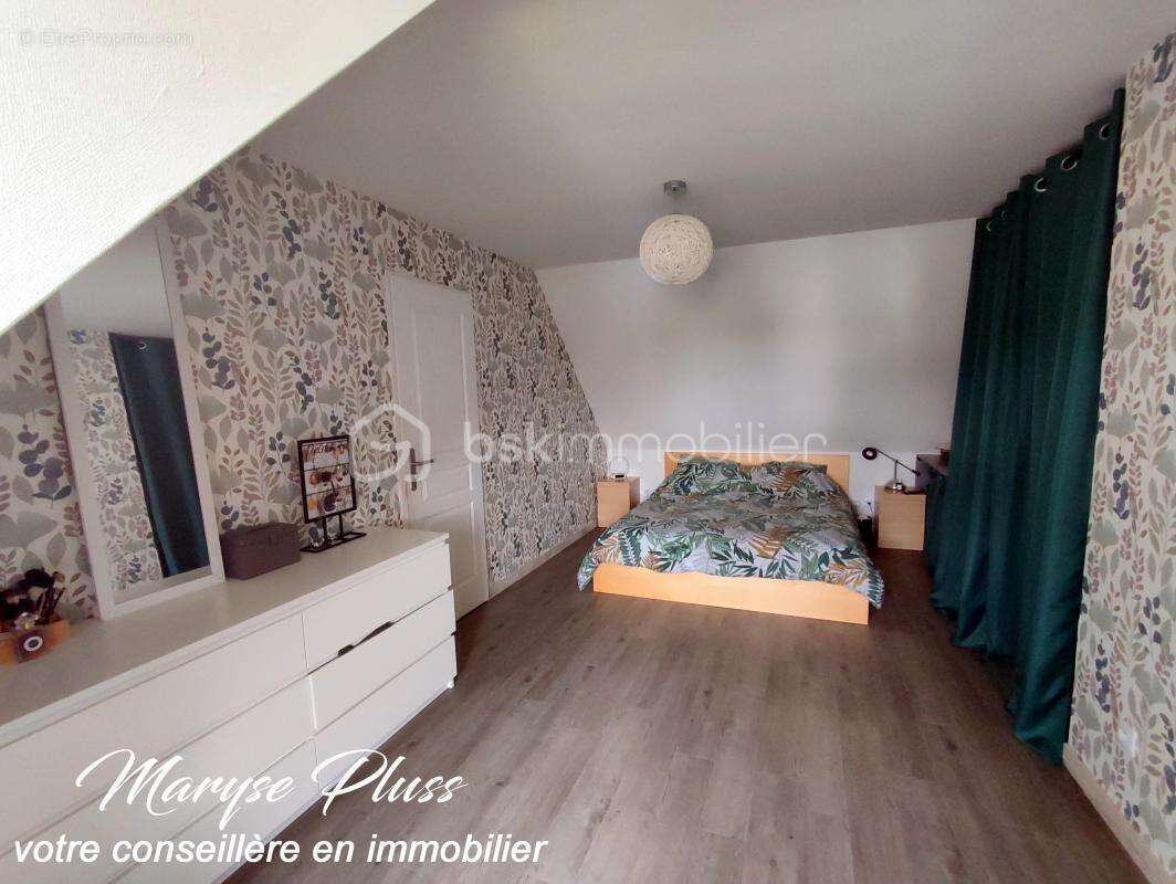 Maison à COURRIERES