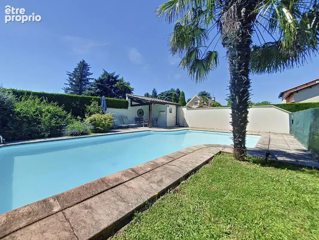 Maison - 3-4 chambres - Cave - Buanderie - Terrasse - Balcon - Jardin - Piscine - Au calme - photo 7