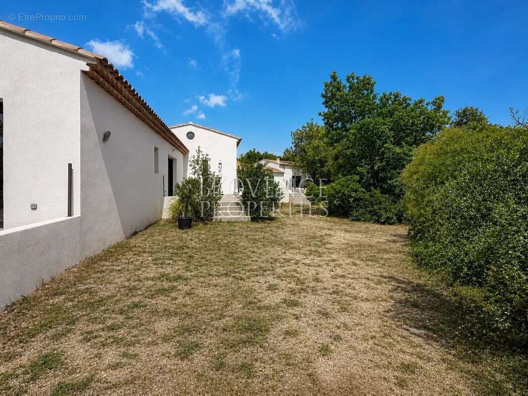 Maison à REGUSSE