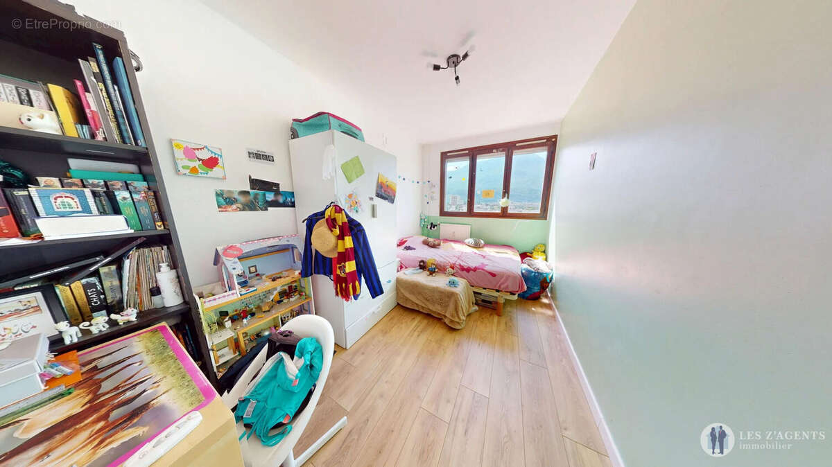 AppT4 LUMINEUX AVEC VUE PANORAMIQUE ? ÉCHIROLLES (Résidence Le Château)artement Echirolles 4 pièce(s) 83 m2 - photo 9