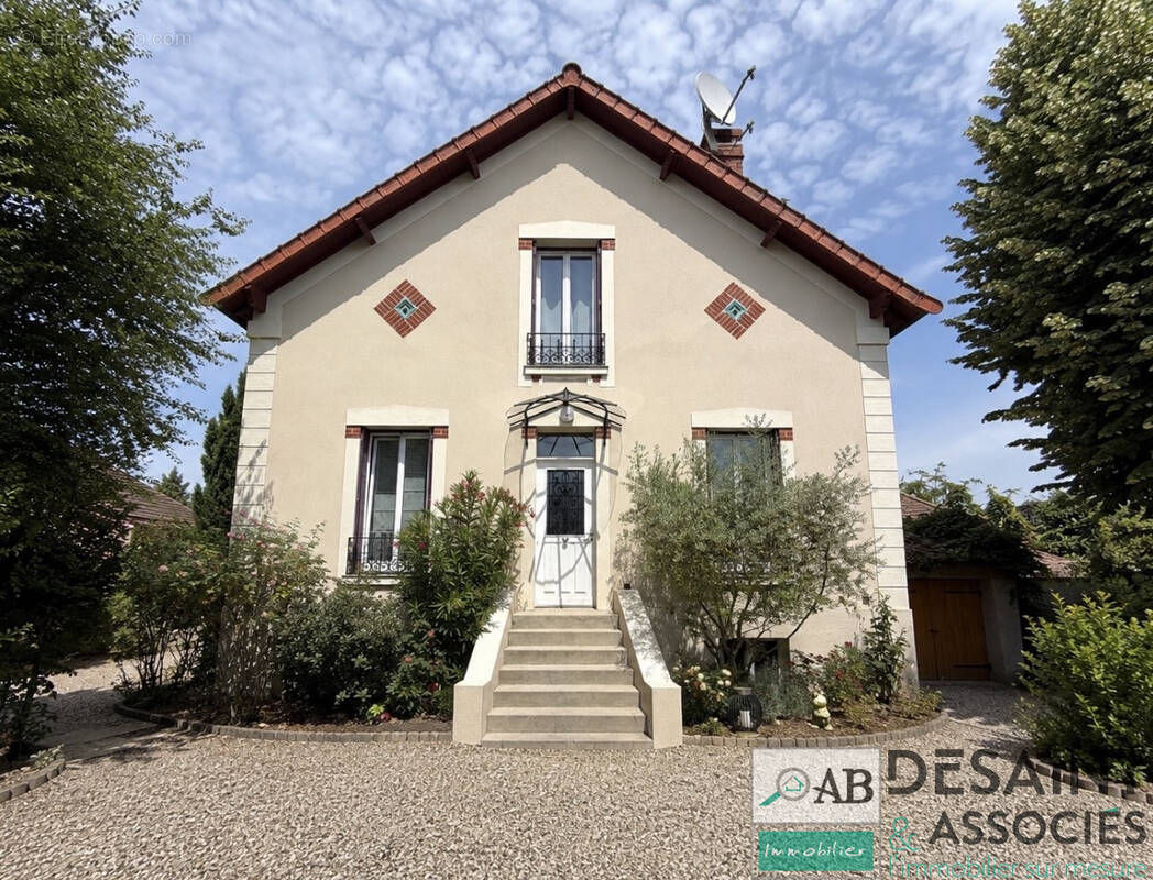 Maison à MAREUIL-LES-MEAUX