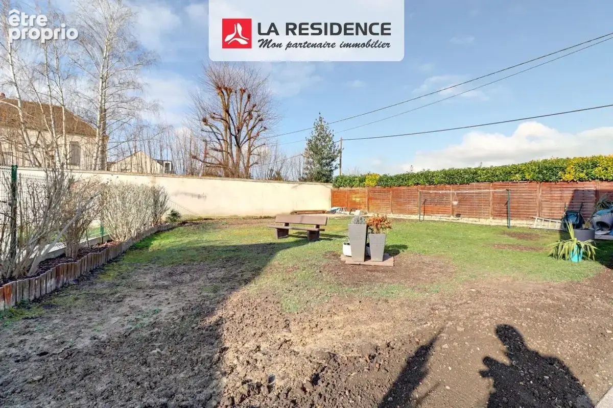 Terrain 239 m² à vendre à Maurecourt (78780) - photo 1
