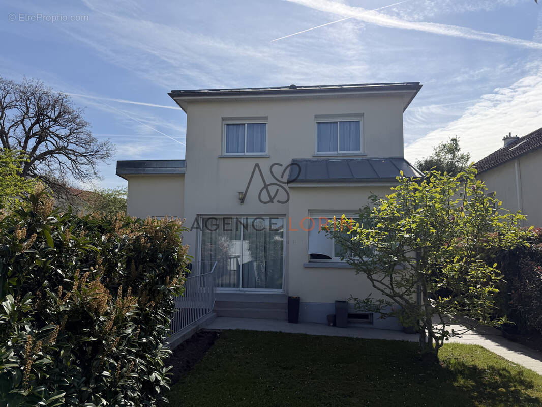 Maison à LE VESINET