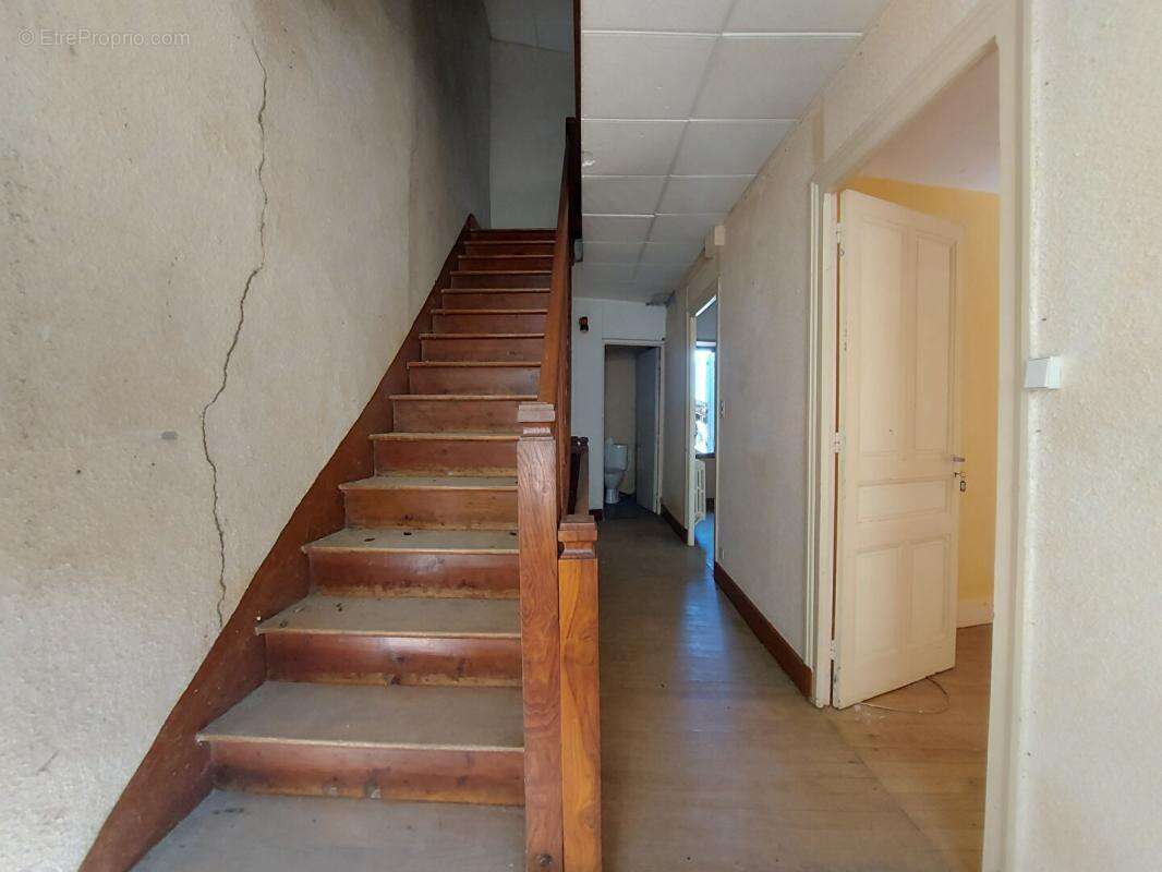 Maison à CHAMOUX-SUR-GELON