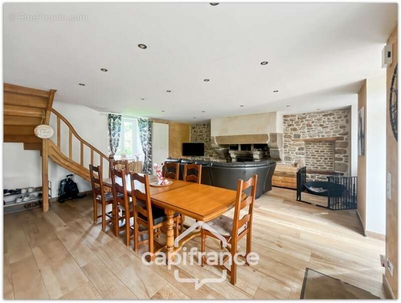 Maison à SAINTE-CECILE