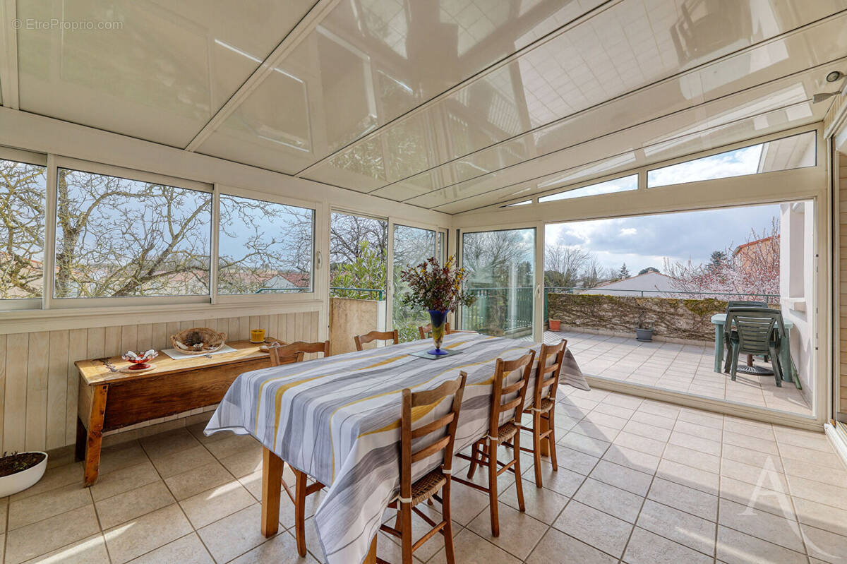 Maison à MONTAIGU