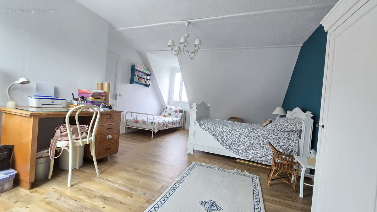 Maison 7 pieces - 5 chambres dont 2 de plain pied - terrain de 730m2 - photo 8