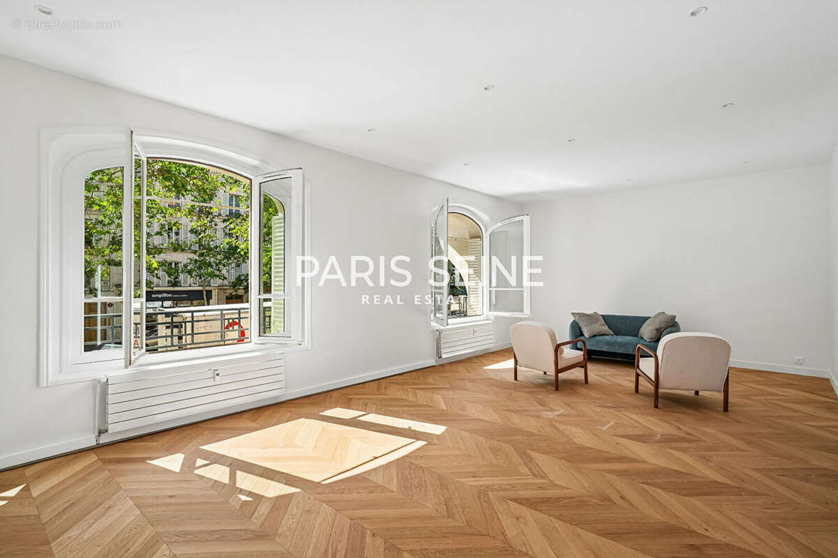 Appartement à PARIS-7E