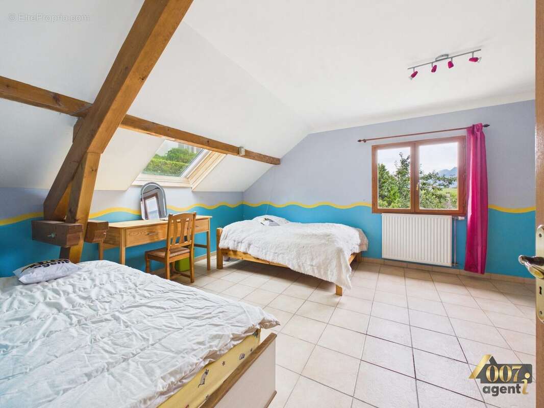 Maison 124 m² à Laissaud  - photo 8