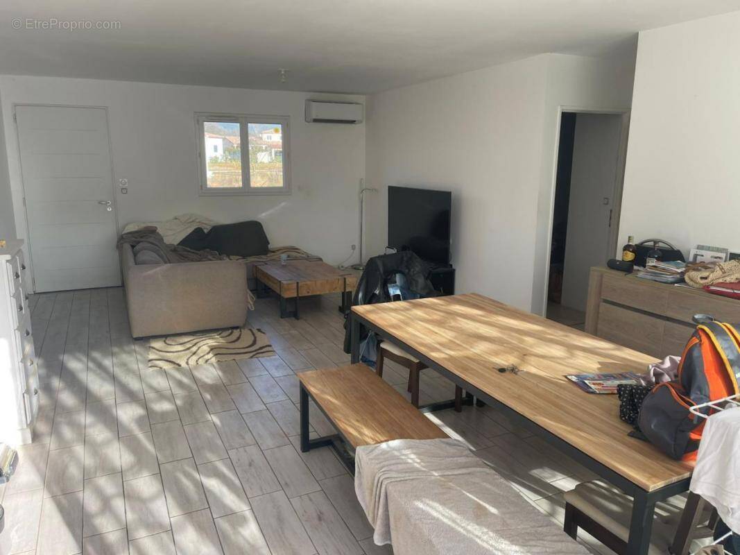 Maison à SAINT-JULIEN-LES-ROSIERS