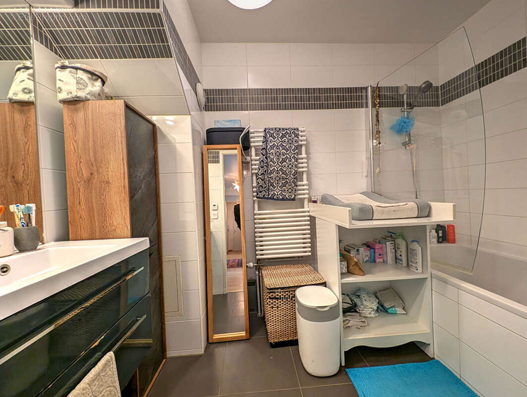 Appartement à LA GARENNE-COLOMBES