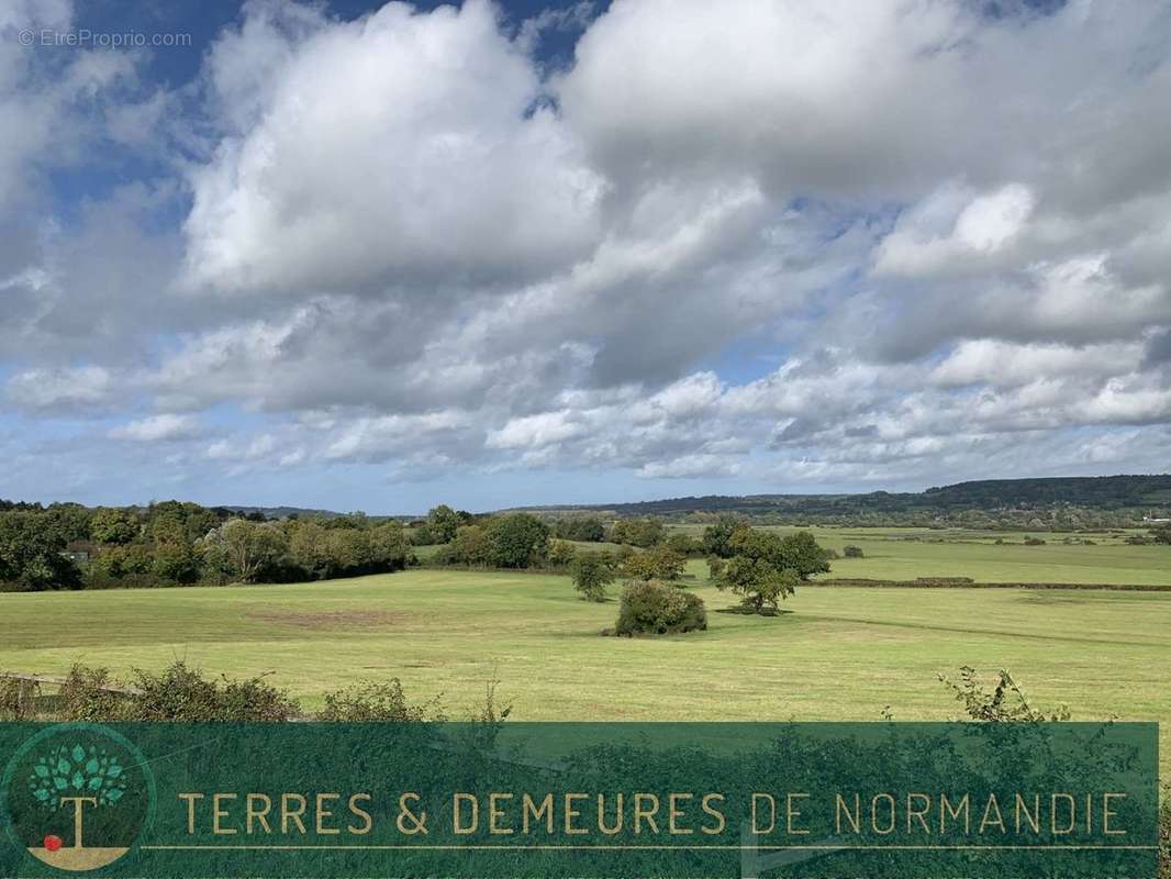 Maison à PONT-L'EVEQUE