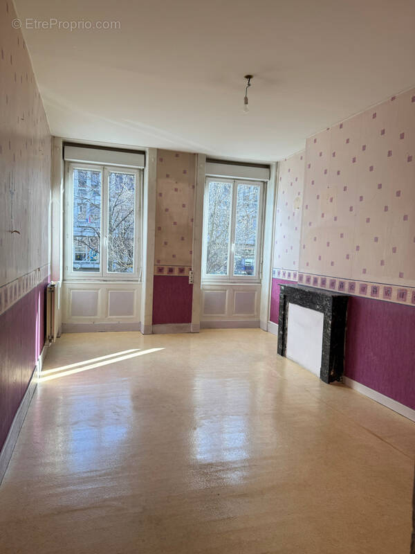 Appartement à SAINT-ETIENNE