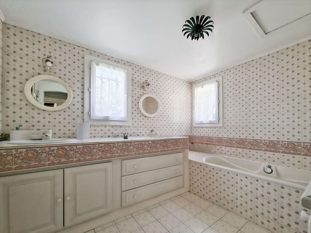 Maison 143m² à saint-mitre-les-remparts - photo 6