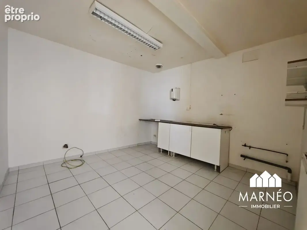Commerce 220 m² à vendre à Fagnieres (51510) - photo 5