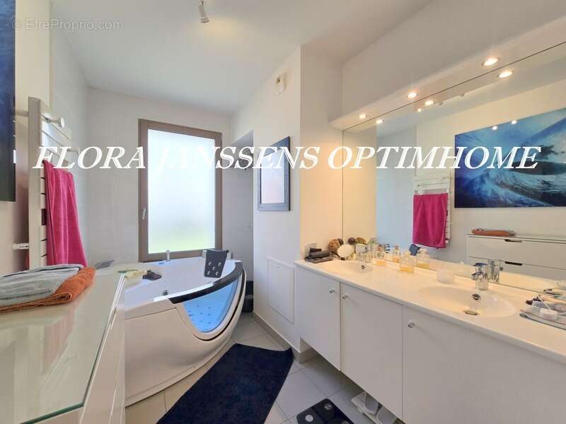 Appartement à COLOMBES