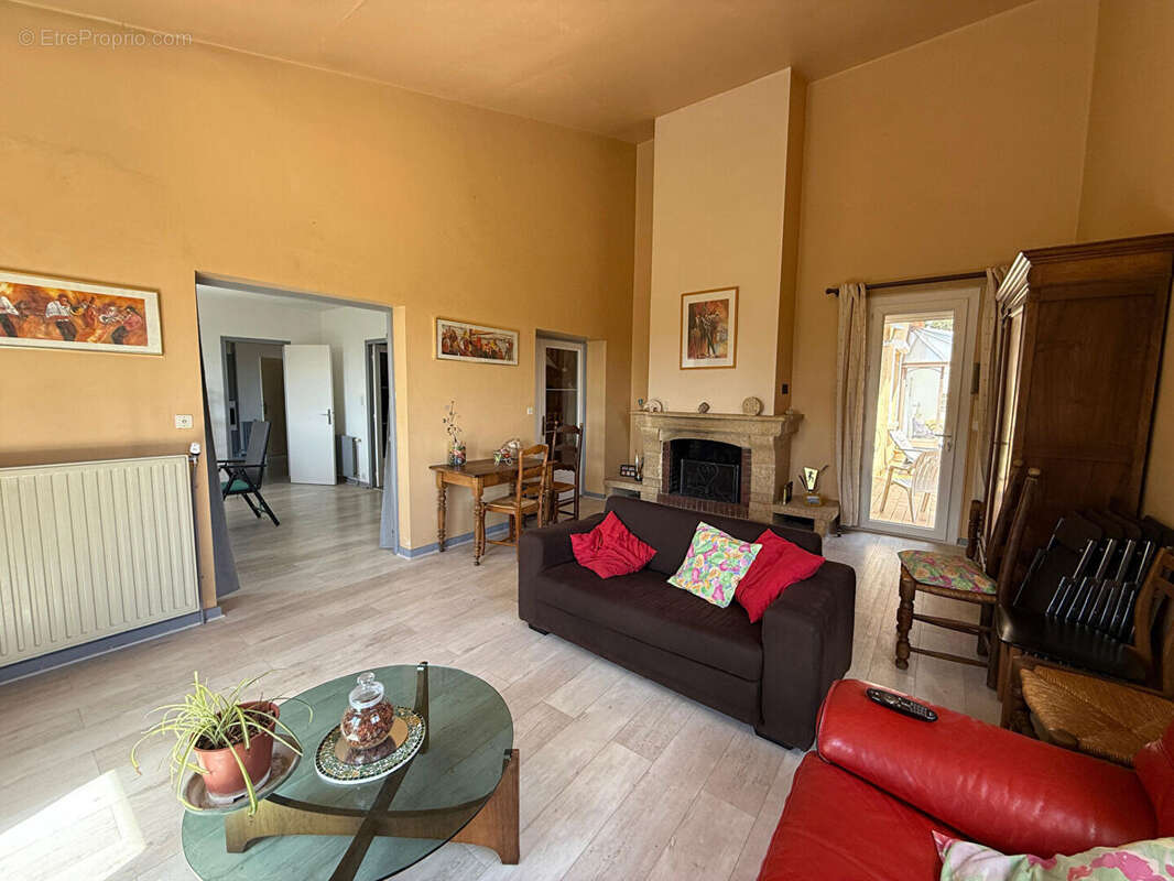 Maison à CHATEAUNEUF-DE-GADAGNE