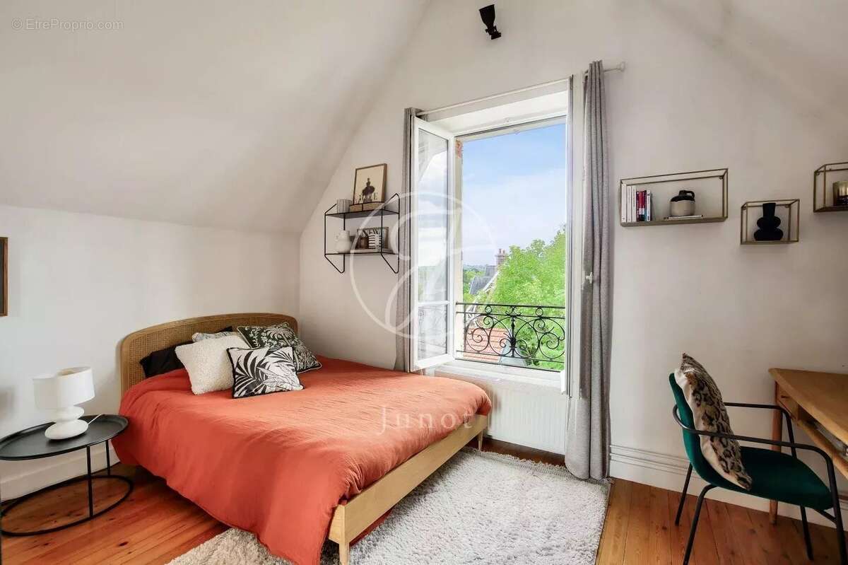 Maison à LE VESINET