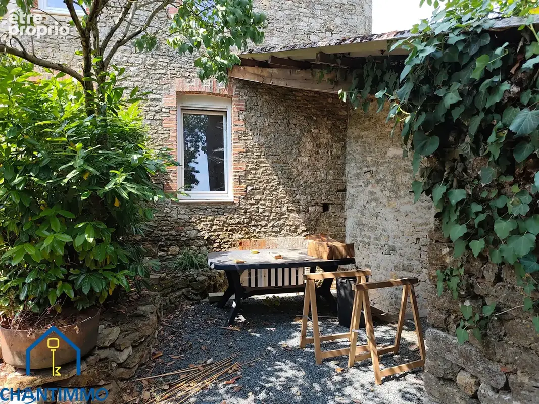 Maison en pierre rénovée avec dépendances - photo 15