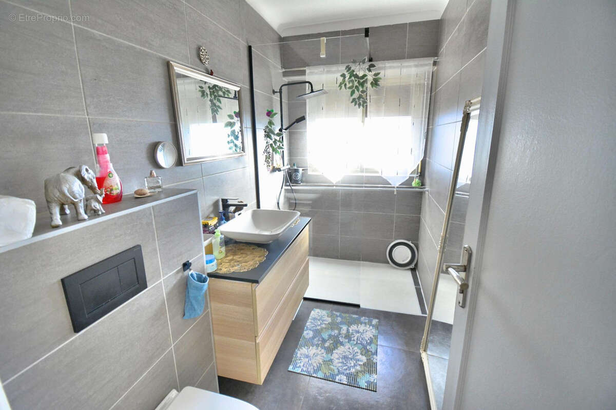 Appartement à LE CANNET