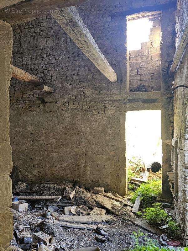 À Vendre proche d'Uzès maison de village à rénover - photo 10