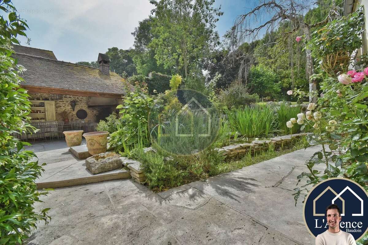 Maison à MONDONVILLE-SAINT-JEAN