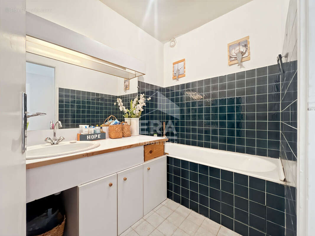 Appartement à MARSEILLE-4E