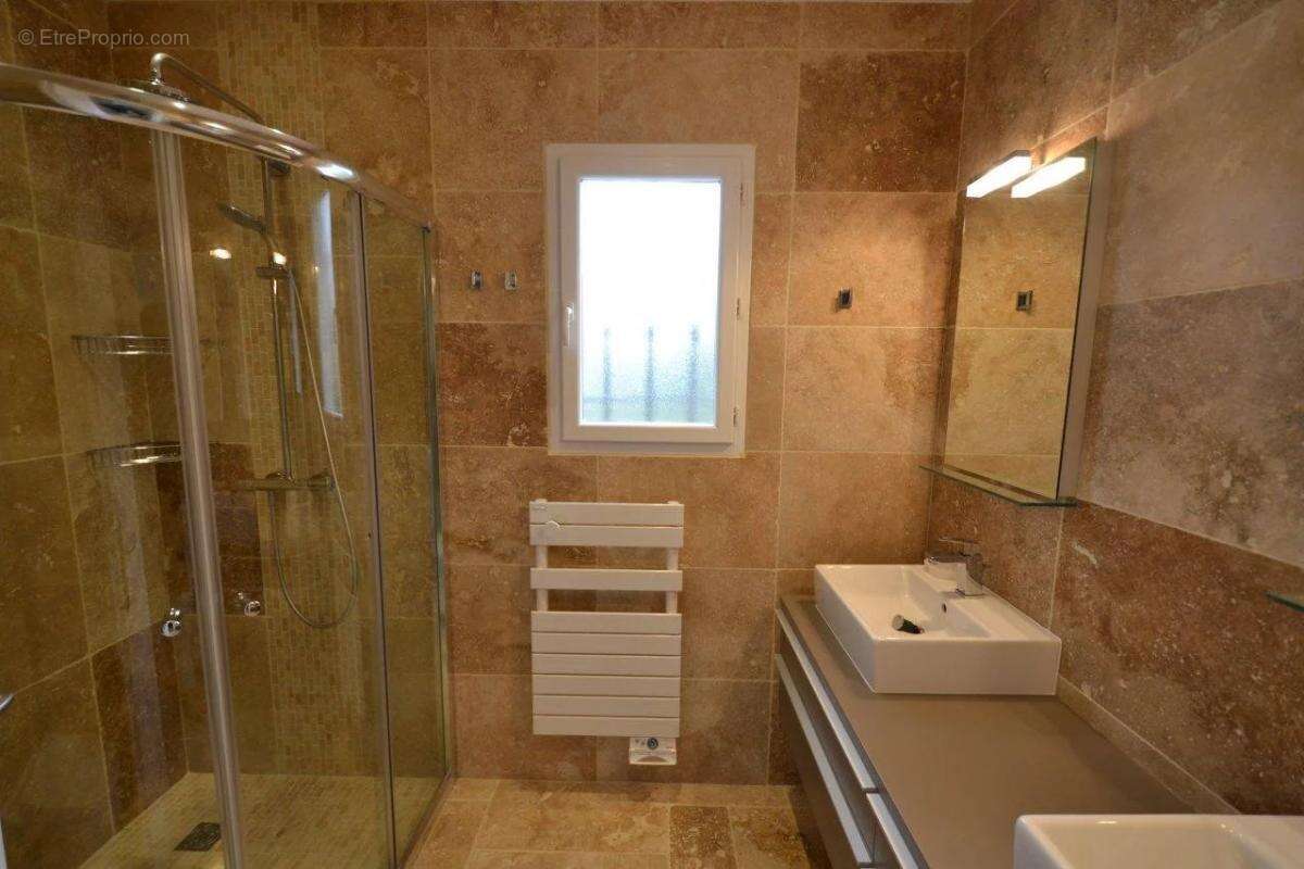 Maison à ROQUEFORT-LES-PINS