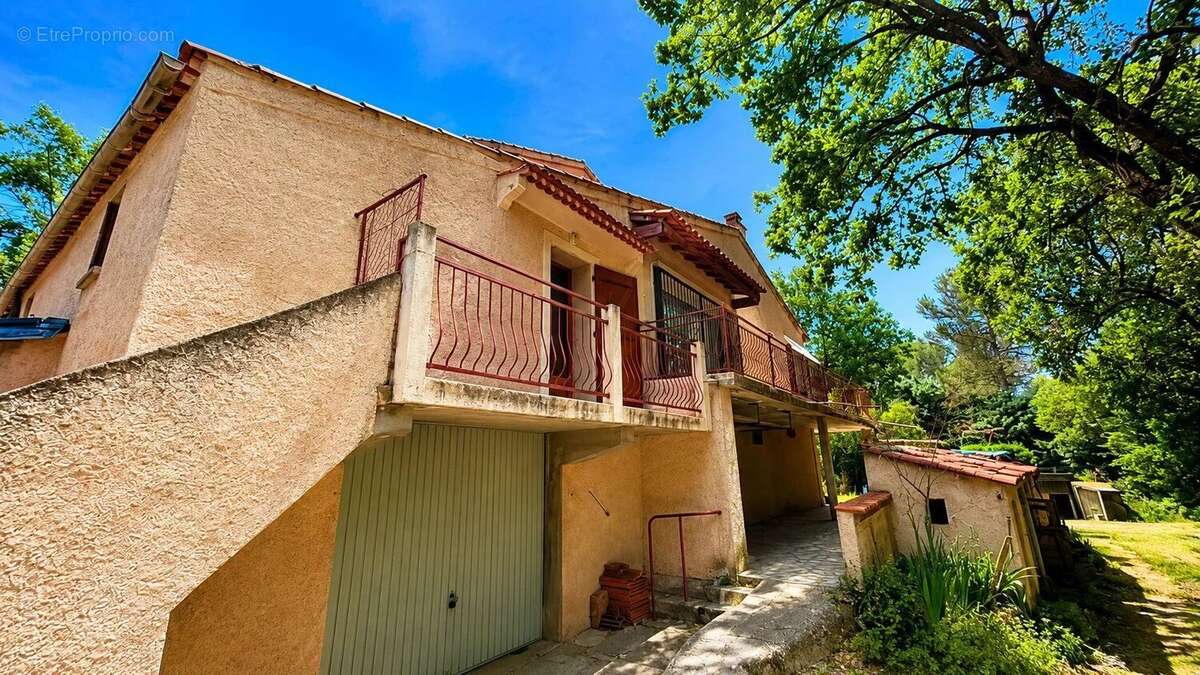 Maison à POURRIERES