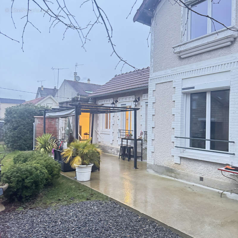 Maison à MONTIGNY-LES-CORMEILLES