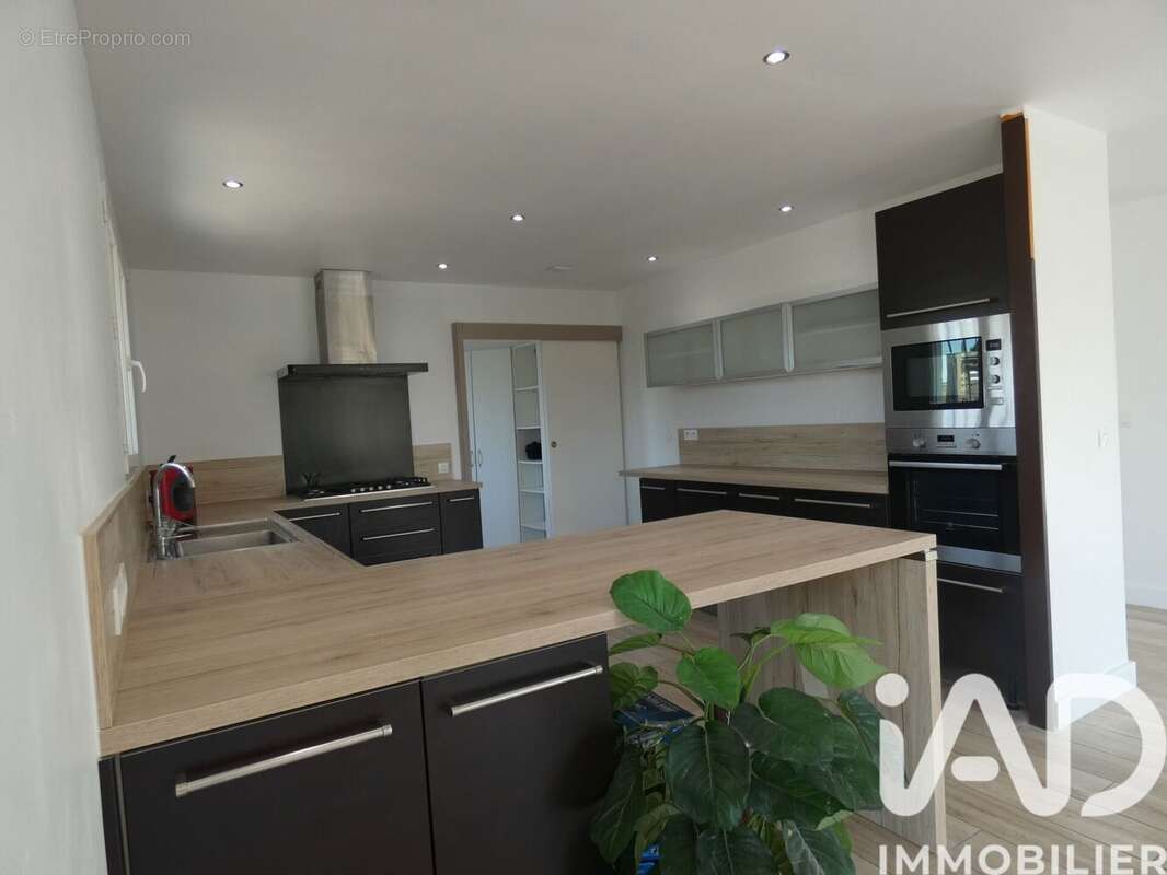 Maison 119 m² à Angoume  - photo 4