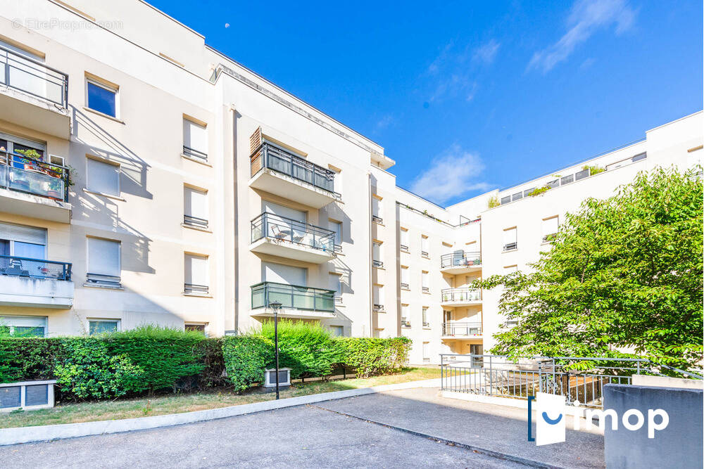 Appartement à NANTERRE
