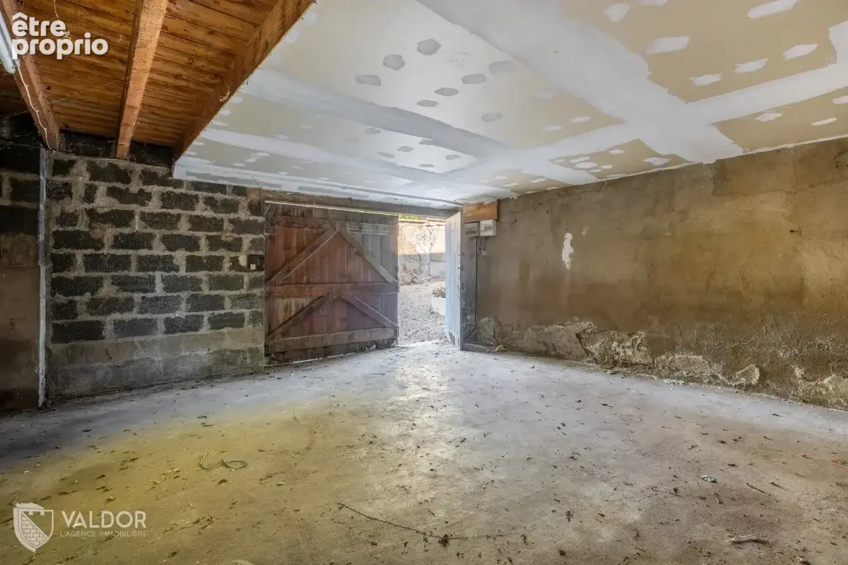Genay centre - Maison familiale à créer - Jardin de 930 m² - photo 9